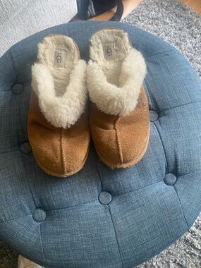 UGG Chestnut Suede Shearling Slip-On Clogs - Chestnut & Cream